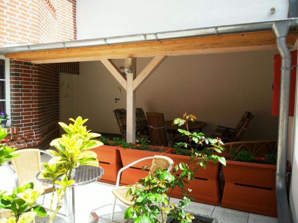Pension Zum Blumchen ชเวียรีน ภายนอก รูปภาพ